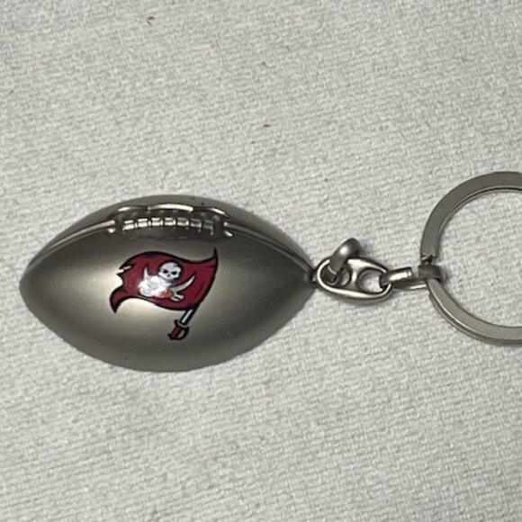 Tampa Bay Buccaneers NFL Football Shaped Key Chain Key Ring 4" Silver Red - Picture 5 of 13